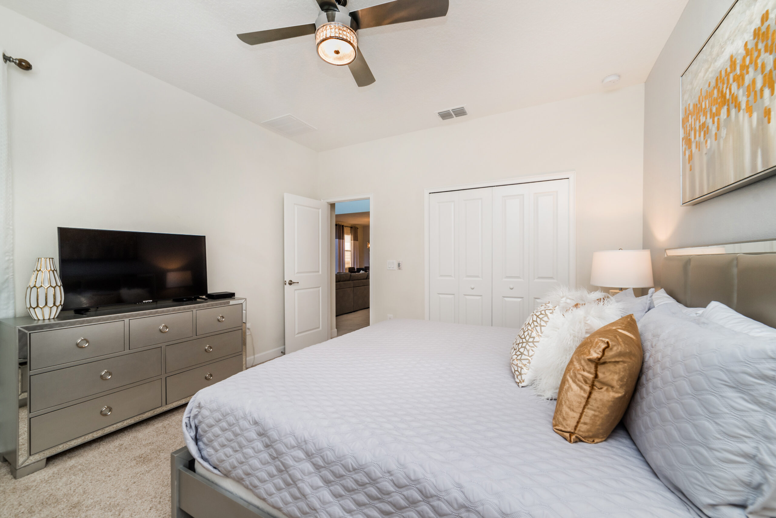 5431-solterra-circle_43472674985_o