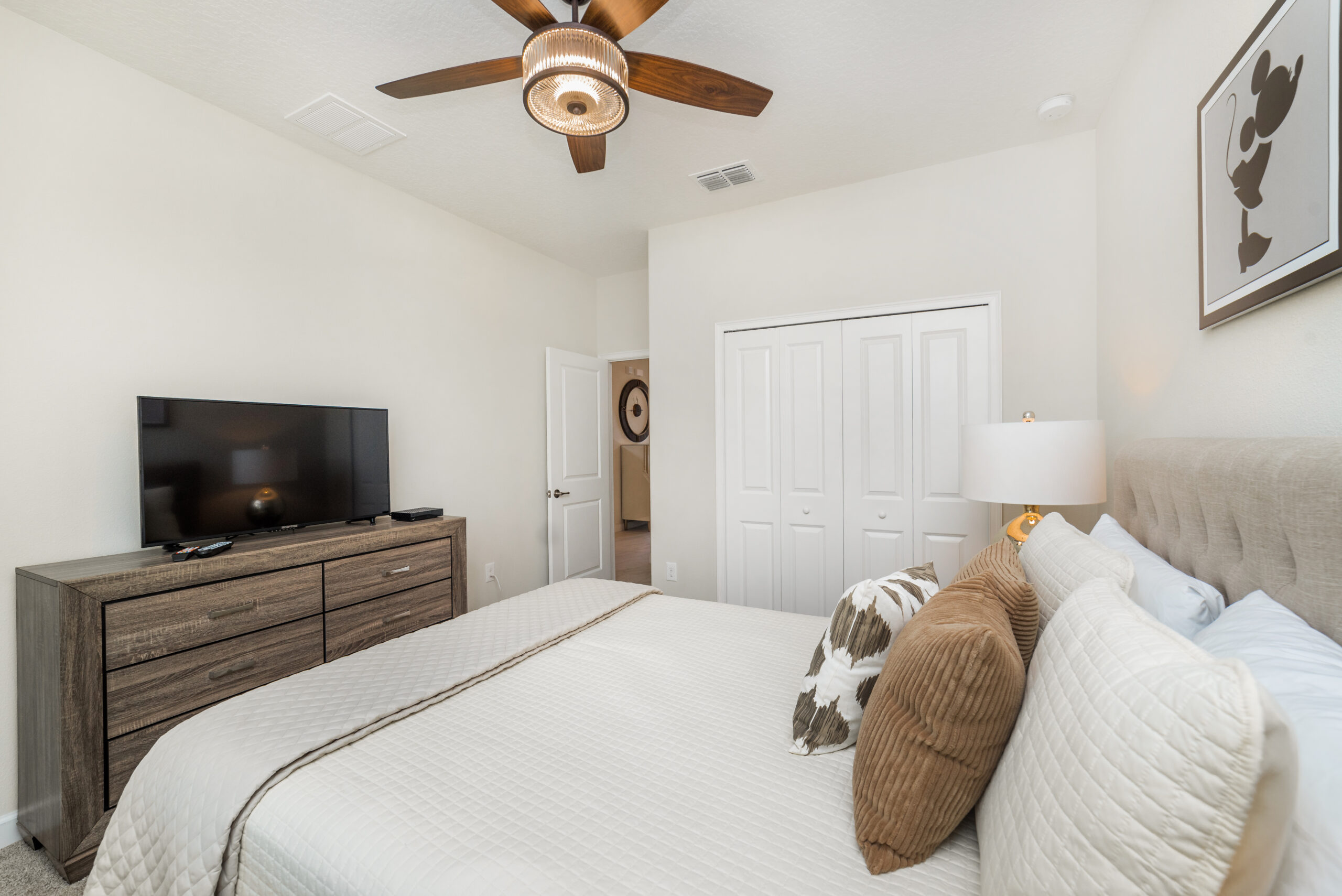 5431-solterra-circle_43472676295_o